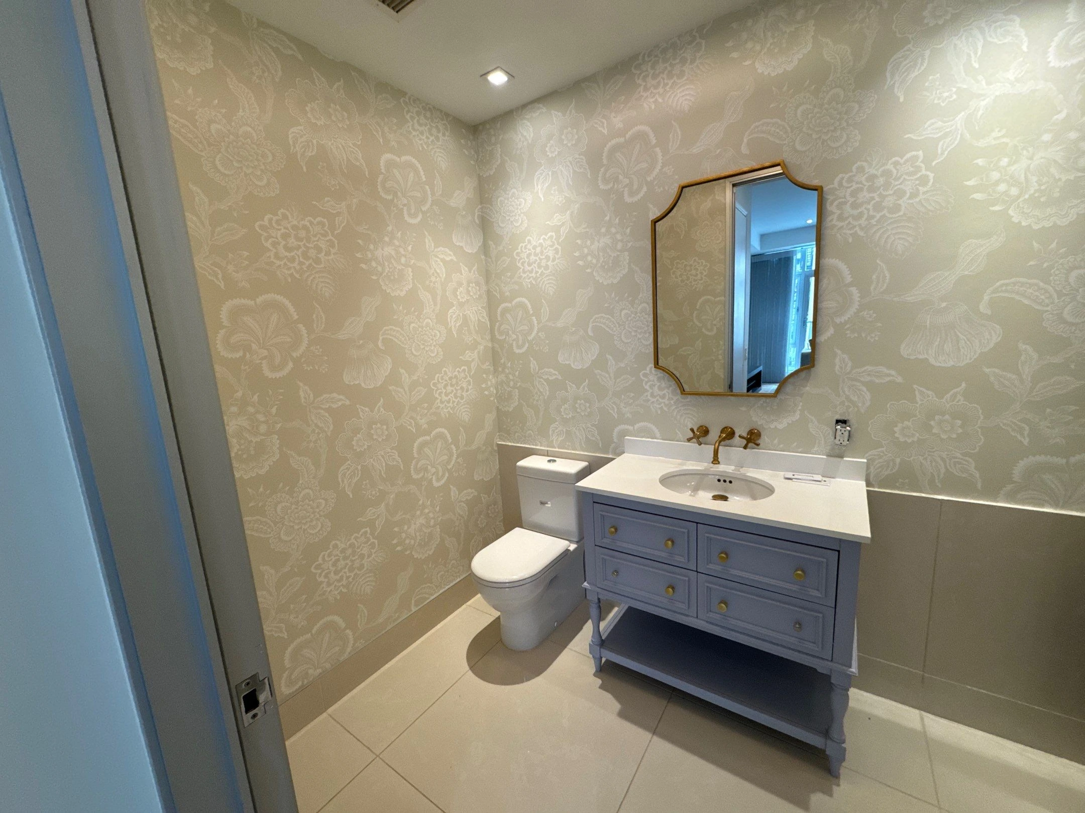 Bathroom wallpapering