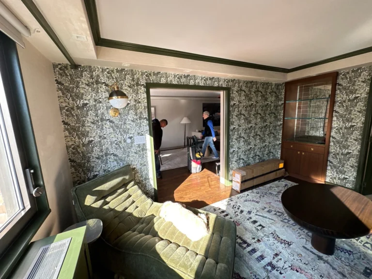 Lincoln Square Wallpaper Contractor